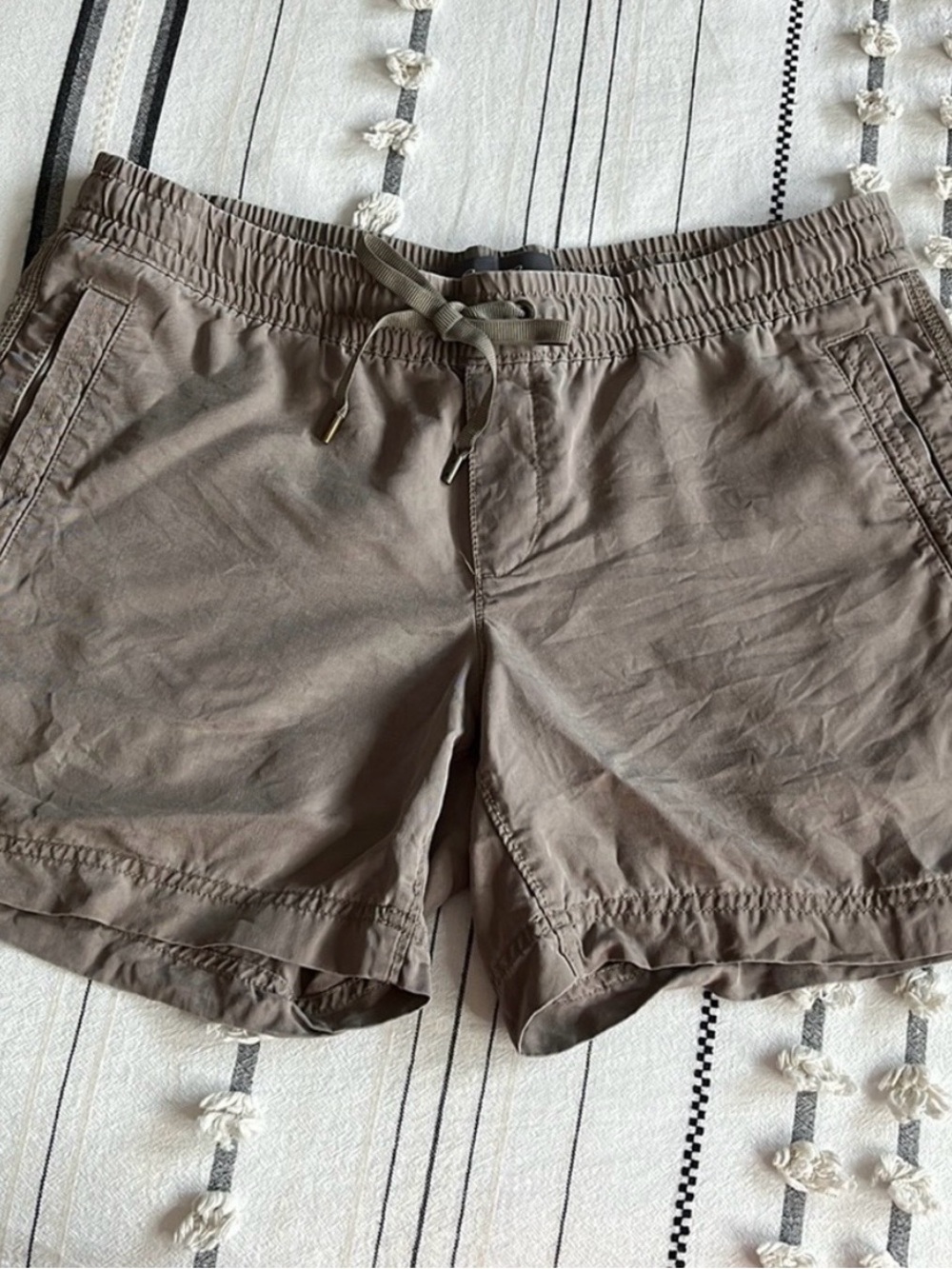 Eddie Bauer Women's Olive-Taupe Drawstring Athletic Shorts